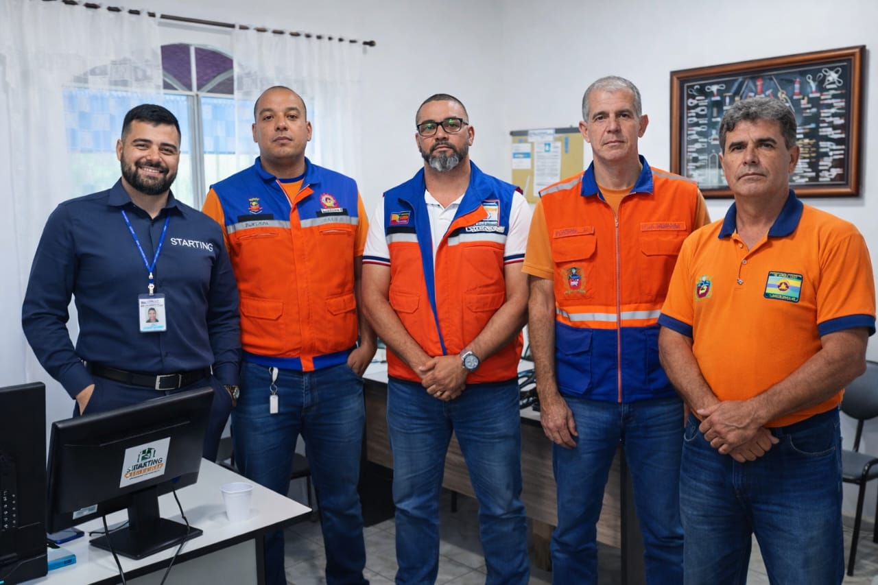 Reunião com agentes de Defesa Civil
