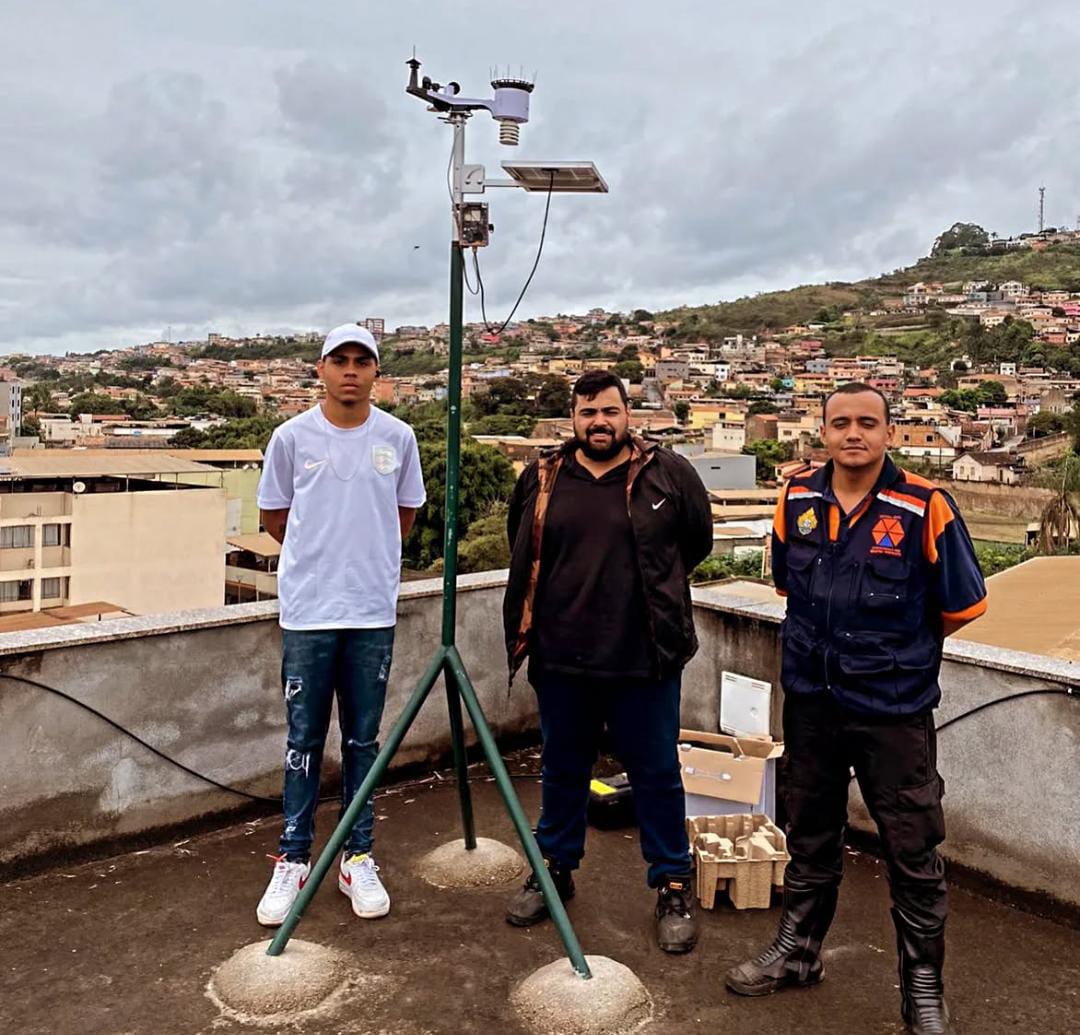 Estação instalada em laje urbana
