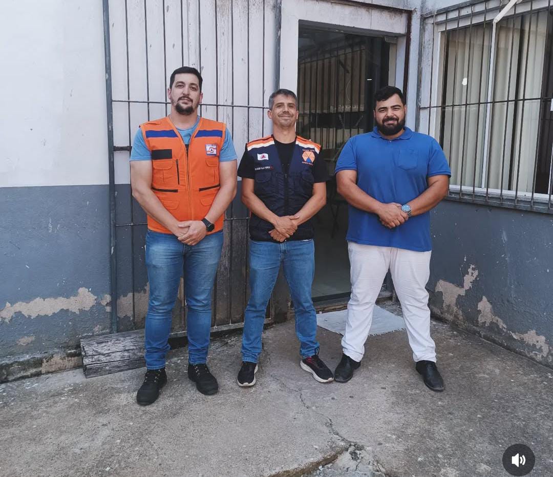 Equipe técnica em visita à Defesa Civil